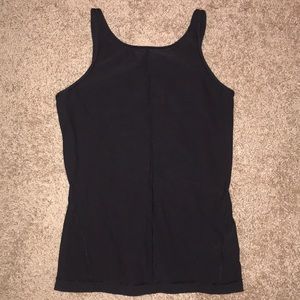 Black Lululemon tank